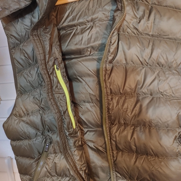 Lululemon Down Vest - Picture 7 of 10